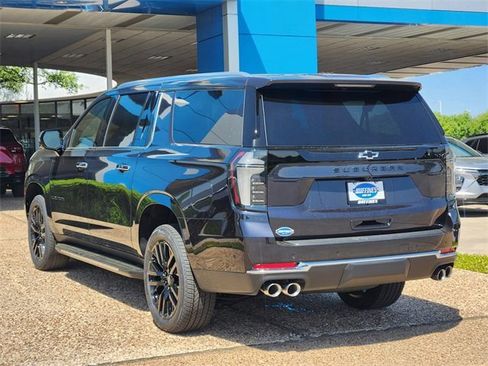 New 2025 Chevrolet Suburban Premier image 5