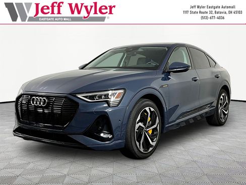 Used 2022 Audi e-tron Premium Plus w/ Premium Plus Package AWD/4WD image 1