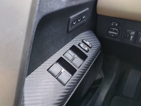 Used 2013 Toyota RAV4 Limited FWD image 28