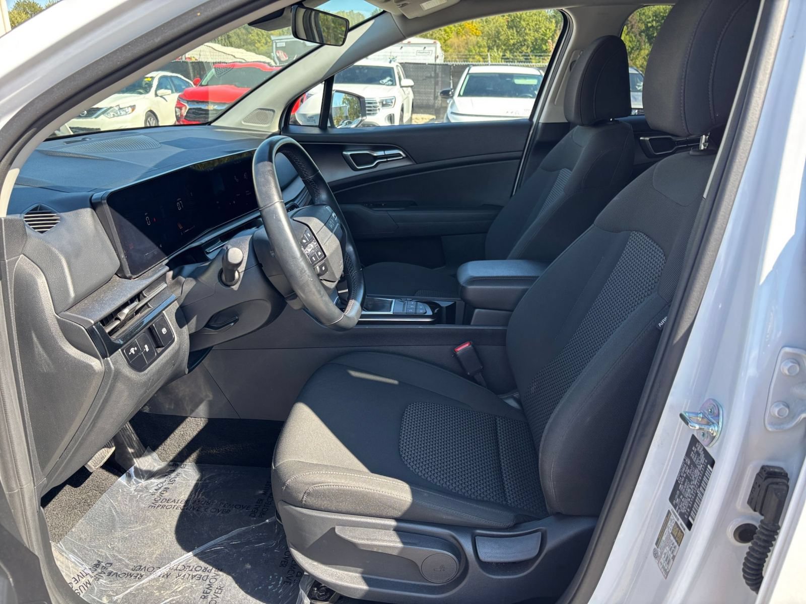 Used 2026 Kia Sportage LX FWD image 27