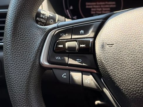 Used 2018 Honda Accord EX image 18