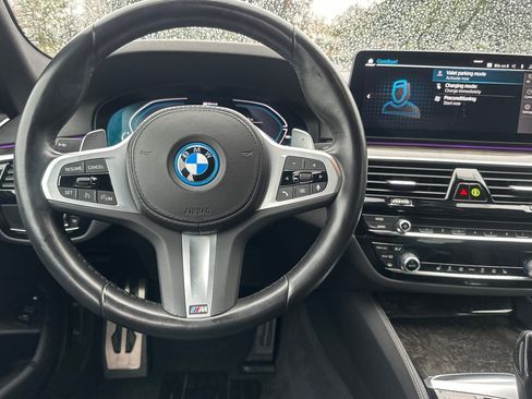 Certified 2023 BMW 530e w/ M Sport Package image 15