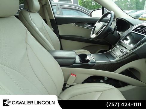 Used 2019 Lincoln Nautilus Reserve w/ Cargo Utility Package FWD image 8