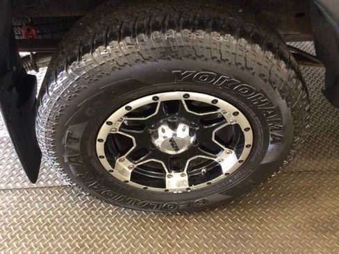 Used 2011 Toyota Tacoma 4x4 Access Cab V6 w/ TRD Sport Pkg image 30