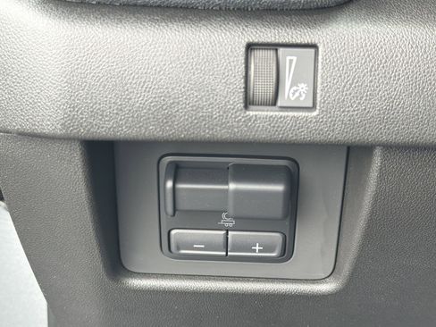Used 2023 GMC Canyon Elevation w/ Convenience Package RWD image 17