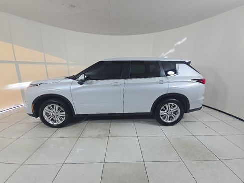 Used 2024 Mitsubishi Outlander ES FWD image 7