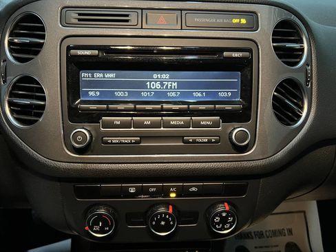 Used 2014 Volkswagen Tiguan S image 34