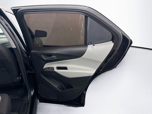 Used 2020 Chevrolet Equinox LS FWD image 28