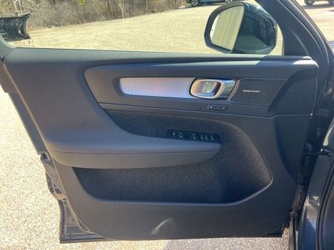 New 2026 Volvo XC40 B5 Ultra w/ Protection Package Premier AWD/4WD image 23