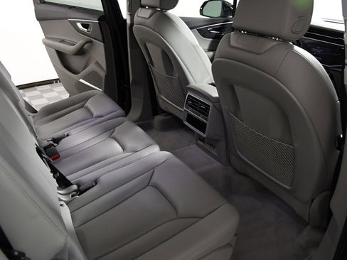 Used 2023 Audi Q7 3.0T Premium Plus image 22