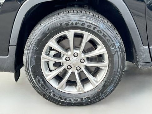 Used 2022 Jeep Cherokee Latitude Lux AWD/4WD image 29