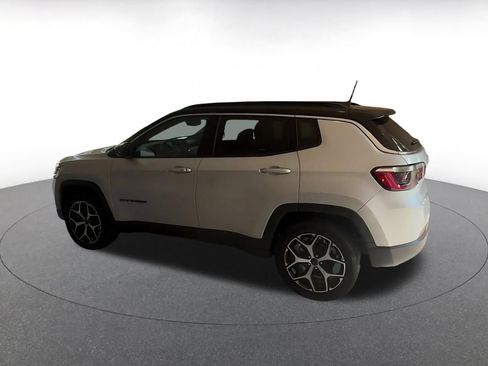 Used 2025 Jeep Compass Limited AWD/4WD image 10