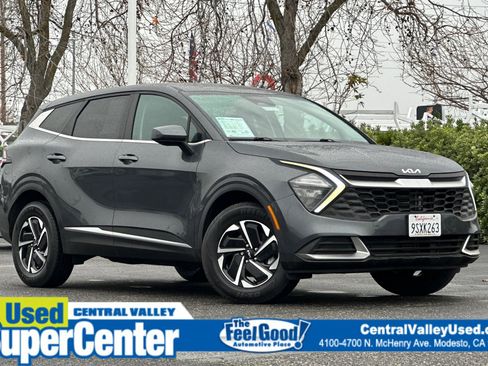Used 2023 Kia Sportage LX image 1