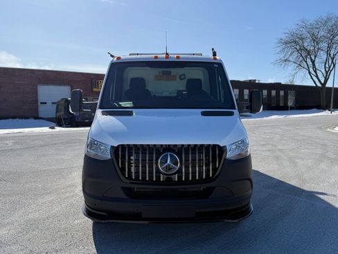 Used 2019 Mercedes-Benz Sprinter 170 w/ Chrome Grille Package image 2
