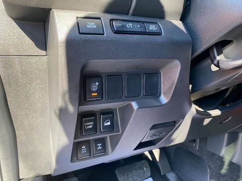 Used 2025 Nissan Frontier PRO-4X image 16