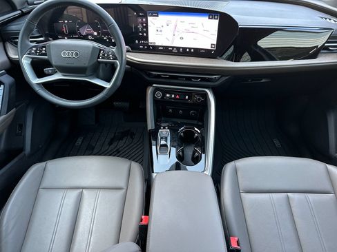 Used 2025 Audi Q5 Premium Plus w/ Premium Plus AWD/4WD image 14