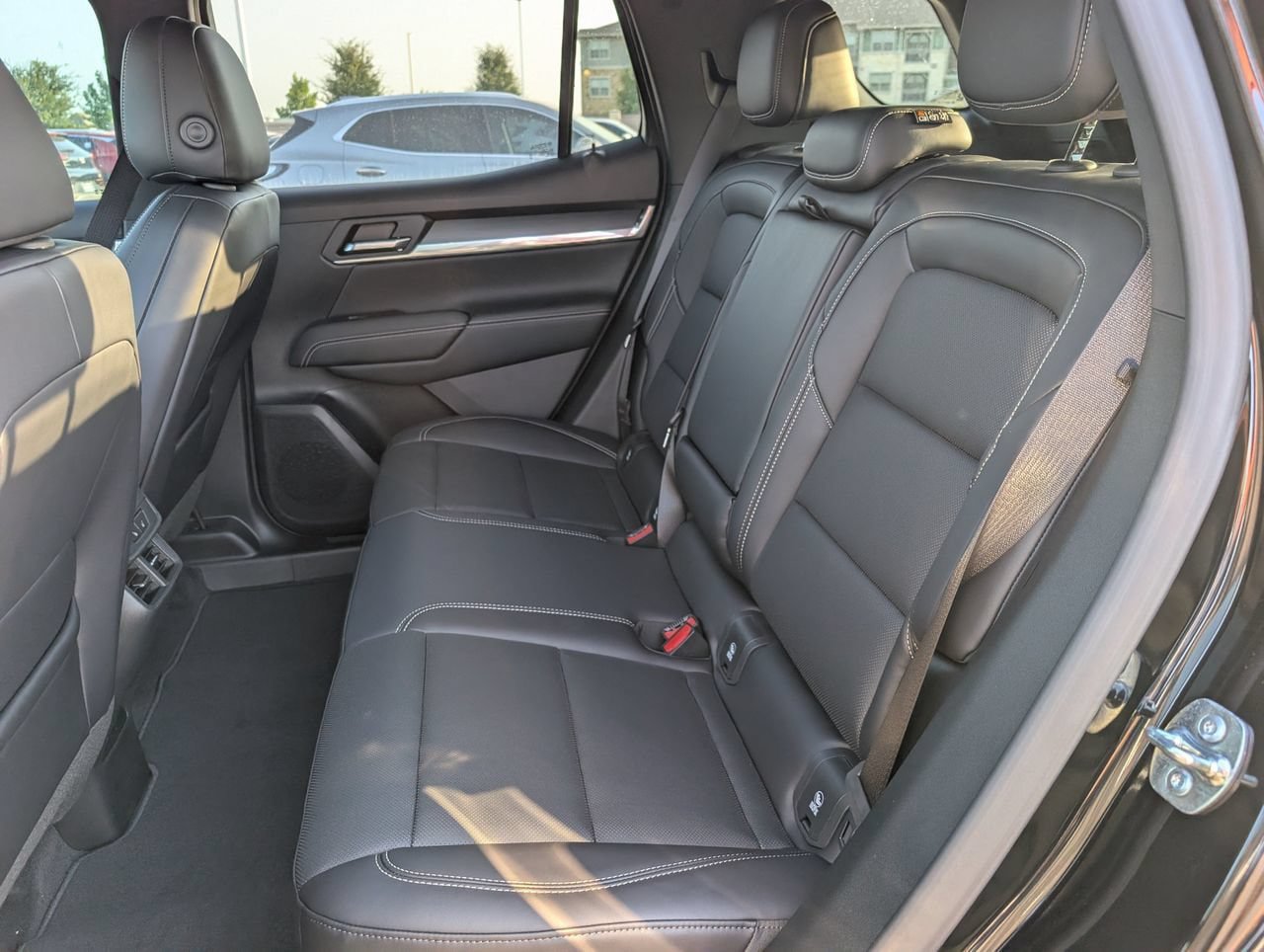New 2027 GMC Terrain Elevation w/ Elevation Premium Package AWD/4WD image 18