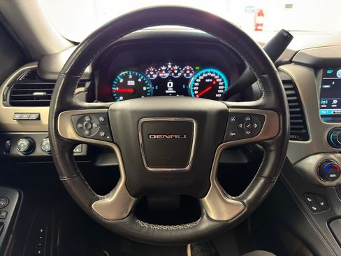 Used 2020 GMC Yukon XL Denali w/ Denali Ultimate Package AWD/4WD image 17