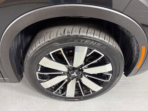 Used 2025 Mitsubishi Outlander SE AWD/4WD image 11