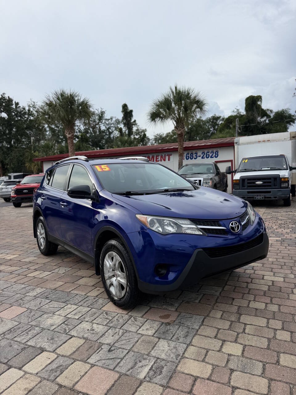 Used 2015 Toyota RAV4 LE FWD image 2