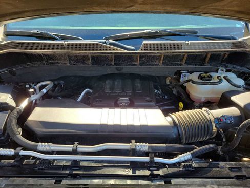 Used 2024 Chevrolet Silverado 1500 Custom image 9