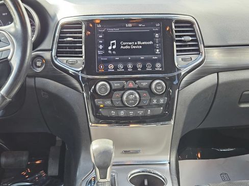 Used 2021 Jeep Grand Cherokee Laredo X RWD image 14