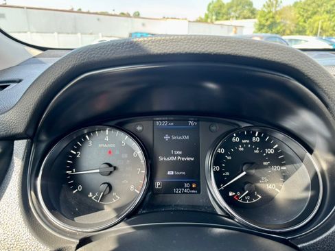 Used 2018 Nissan Rogue SL w/ Premium Package AWD/4WD image 21