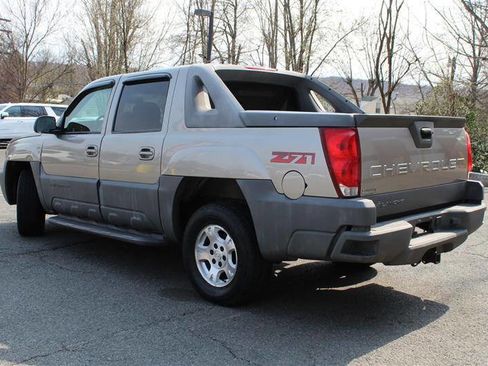 Used 2002 Chevrolet Avalanche 4x4 w/ Off-Road Suspension Pkg image 3