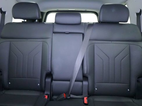 Used 2025 Hyundai Santa Fe SEL AWD/4WD image 18