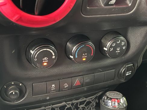 Used 2017 Jeep Wrangler Unlimited Sport w/ Quick Order Package 24S AWD/4WD image 9