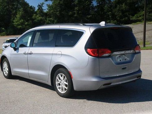 Used 2020 Chrysler Voyager Lxi image 5