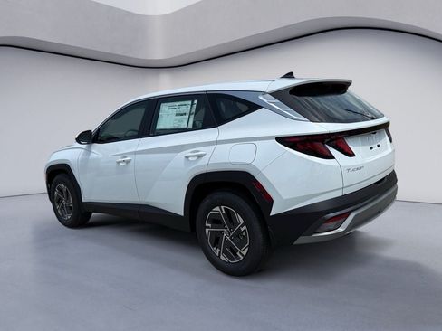 New 2026 Hyundai Tucson Blue SE FWD image 3
