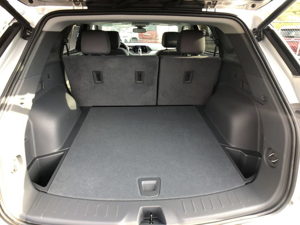Used 2022 Chevrolet Blazer LT FWD image 23