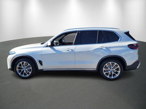 New 2026 BMW X5 xDrive50e w/ Executive Package image 4