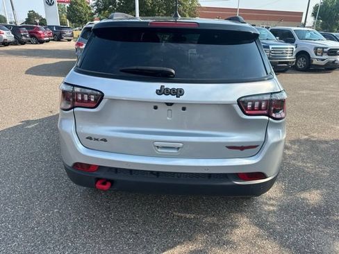 Used 2024 Jeep Compass Trailhawk AWD/4WD image 4