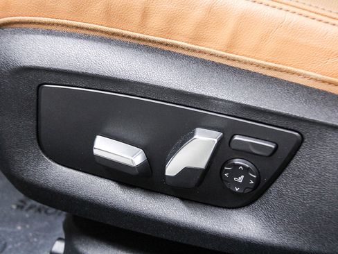 Certified 2023 BMW 530e w/ Premium Package image 21