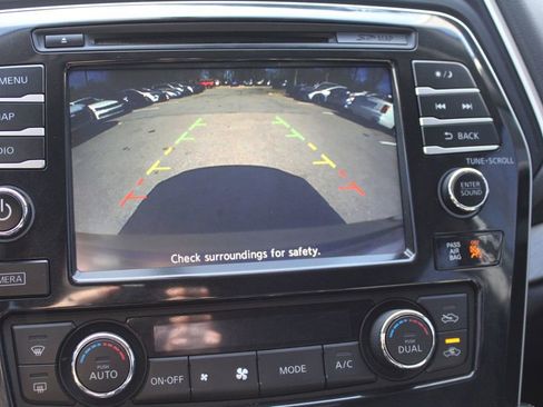 Used 2016 Nissan Maxima 3.5 SV FWD image 17