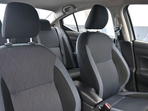 Used 2025 Nissan Versa SV image 11