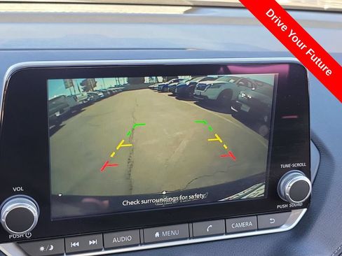Used 2025 Nissan Sentra SV FWD image 10