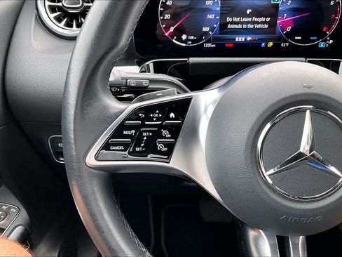 Used 2025 Mercedes-Benz GLA 250 image 23