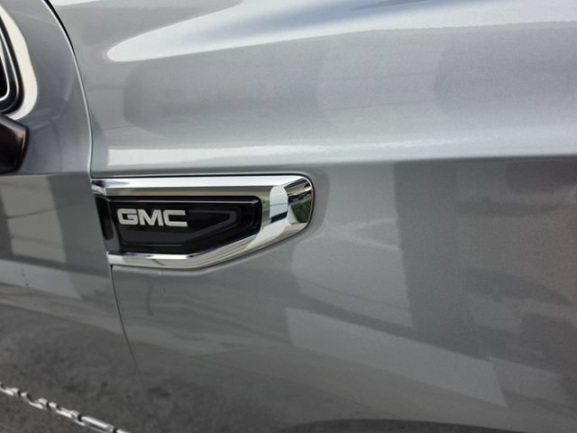 Used 2024 GMC Yukon SLT RWD image 11
