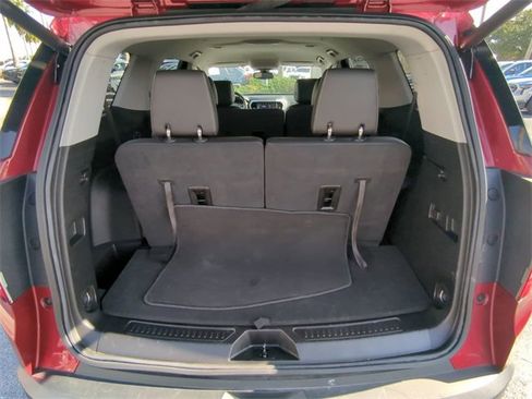 Used 2023 GMC Acadia SLT image 14