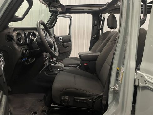 Used 2023 Jeep Wrangler Unlimited w/ Sun & Screen Package AWD/4WD image 36