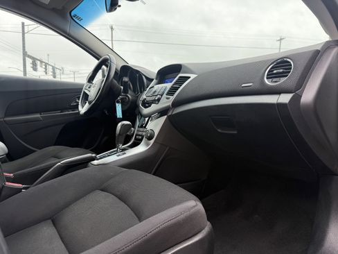 Used 2014 Chevrolet Cruze LT FWD image 16