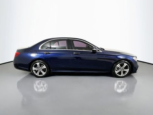 Used 2018 Mercedes-Benz E 300 image 4