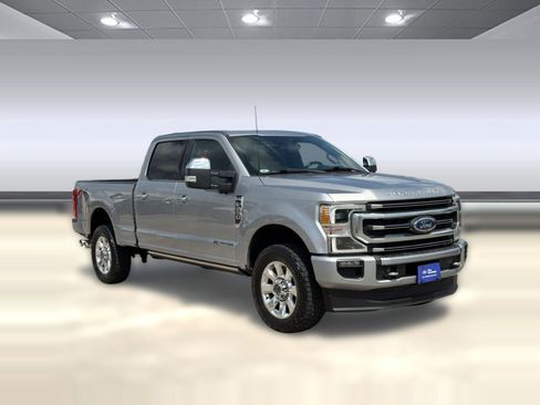 Certified 2021 Ford F250 Platinum w/ FX4 Off-Road Package AWD/4WD image 7