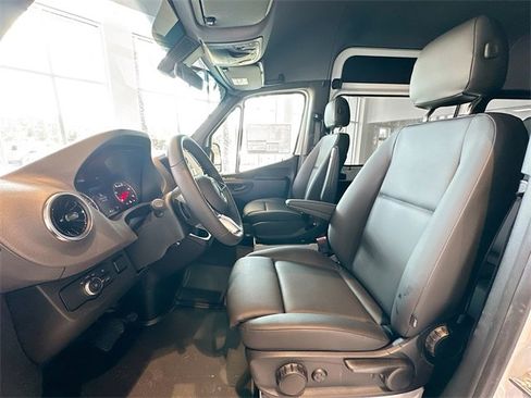 New 2025 Mercedes-Benz Sprinter 2500 image 18