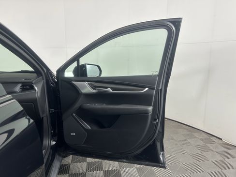 Certified 2022 Cadillac XT5 Sportv w/ Technology Package image 40