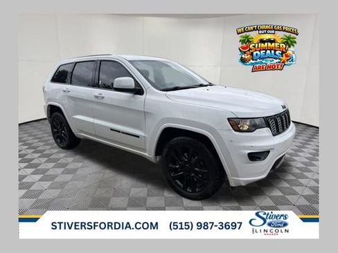 Used 2018 Jeep Grand Cherokee Altitude AWD/4WD image 1