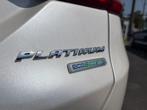 Used 2018 Ford Fusion Platinum FWD image 9